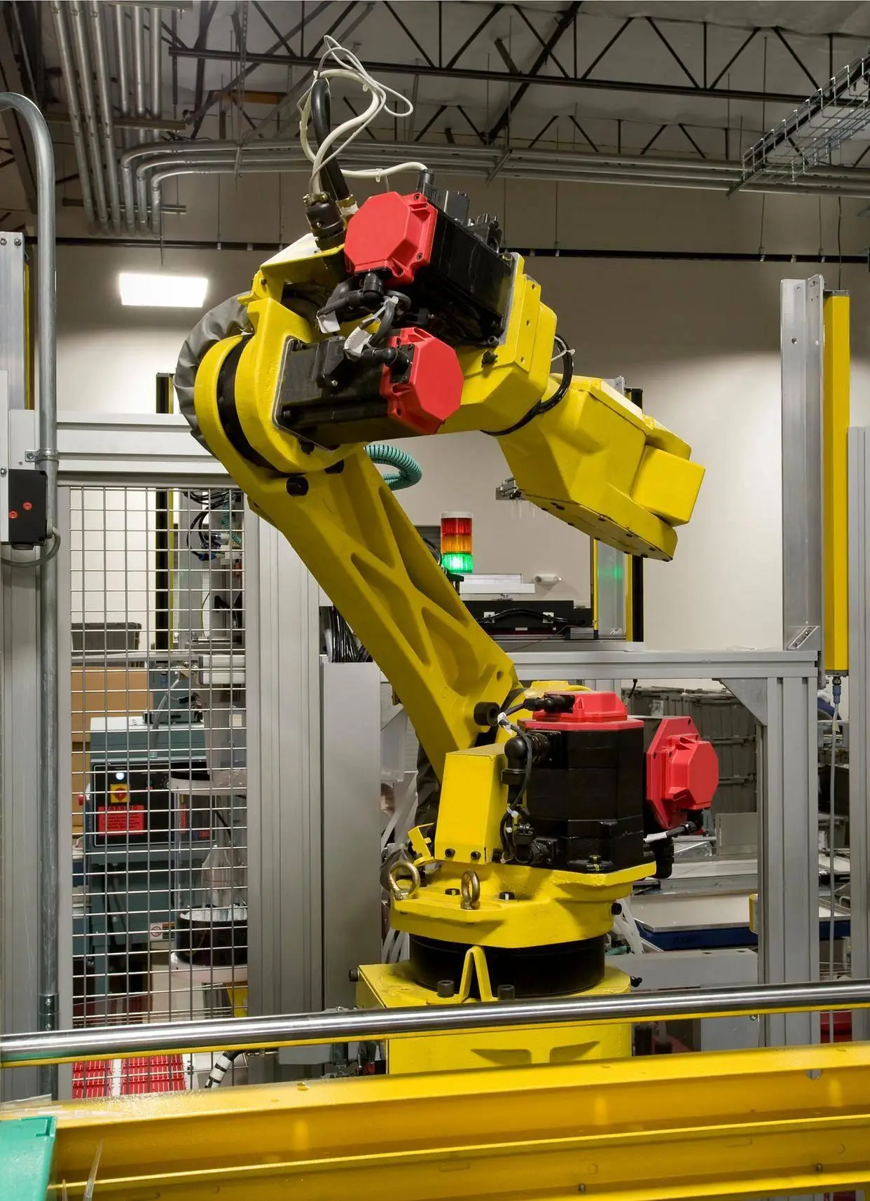 未来产业很大程度上代表了新一轮科技革命和产业变革的发展方向，有望成为“明天”的战略性新兴产业或“后天”的支柱产业。