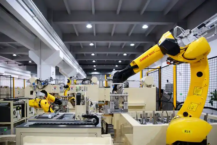 全球人形机器人迈入“万台产能”时代 工业商业化开启全新赛道