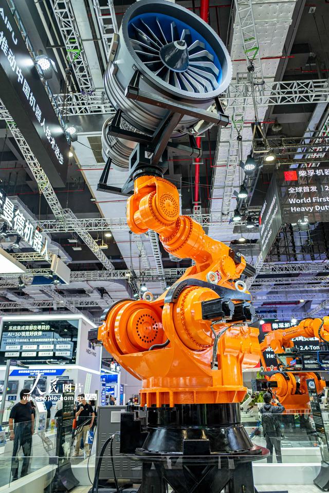 全球灯塔工厂再扩容 中国占比近七成领跑智能制造新时代